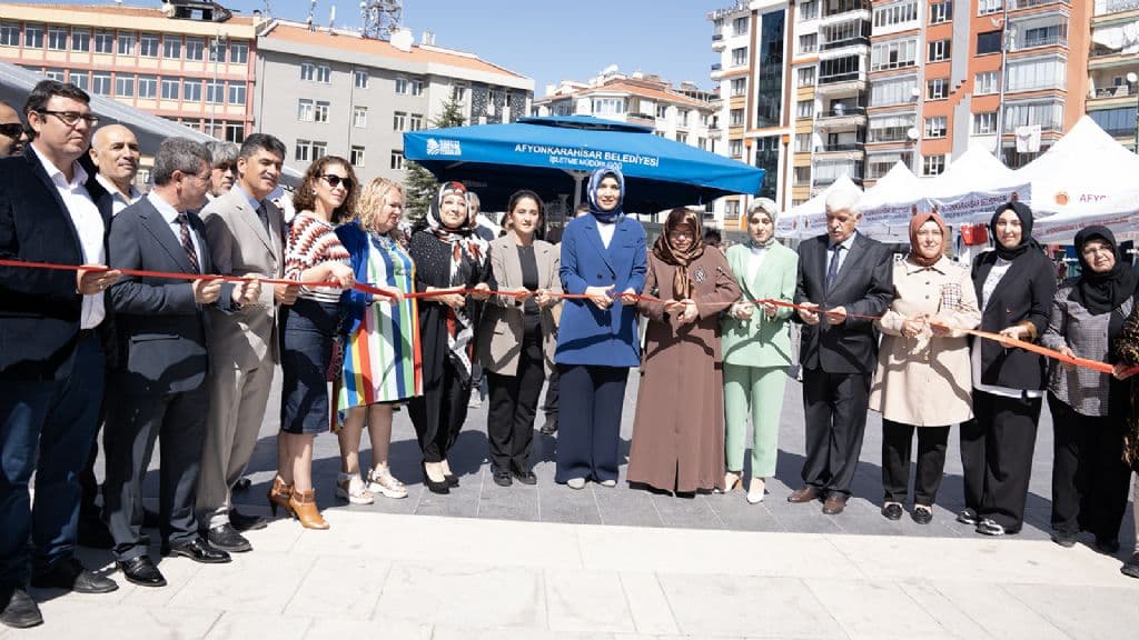 MARİFETLİ HANIMLAR HÜNERLERİNİ SERGİLİYOR
