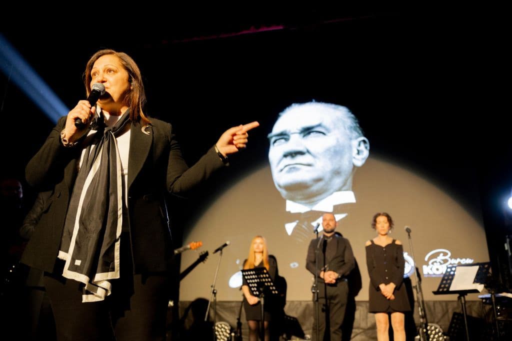 YOLUMUZ HER DAİM ATATÜRK´ÜN YOLU OLSUN