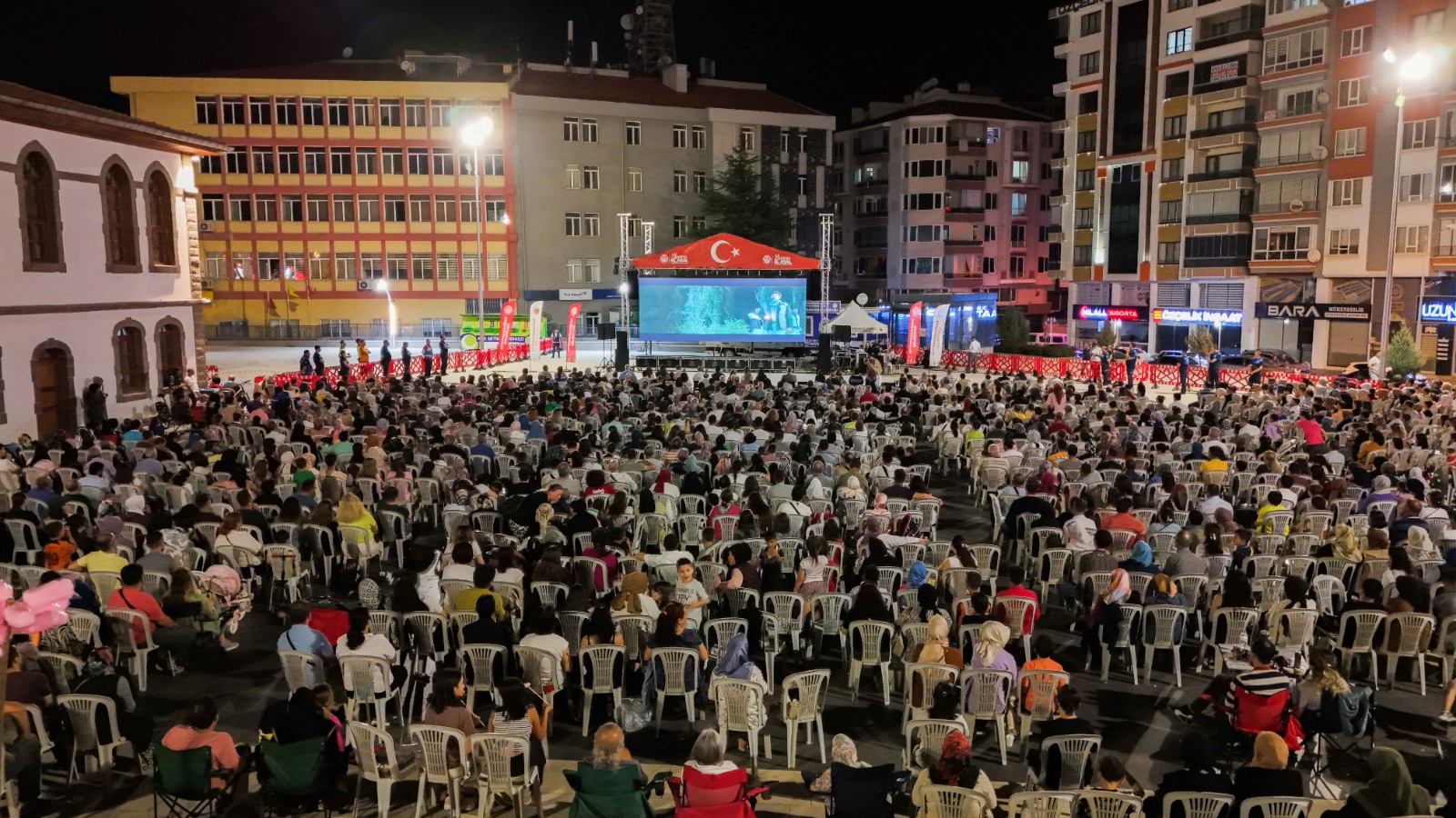 AYBKE: RETMEN OLDUM BEN FLMNE BYK LG